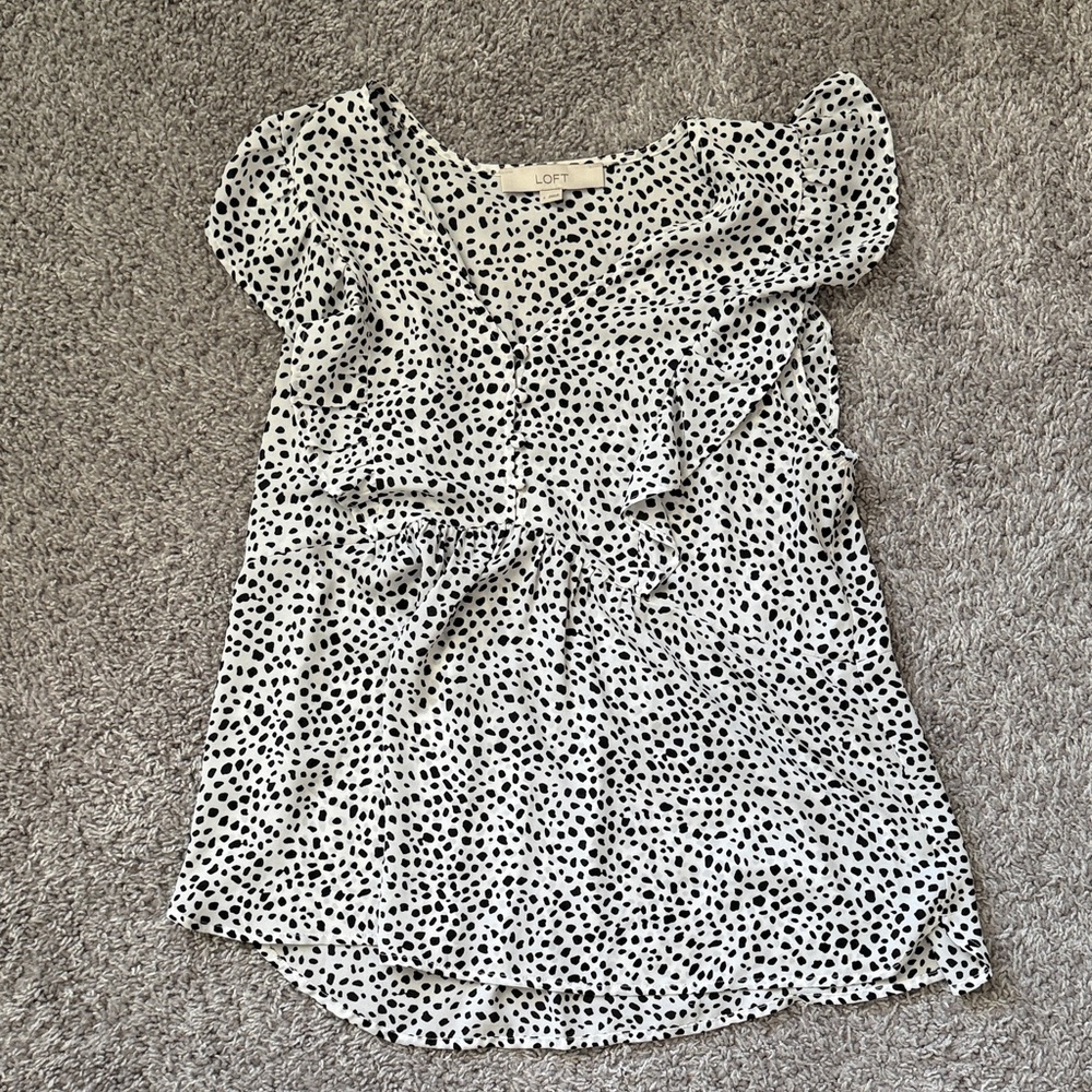 LOFT - short sleeve blouse